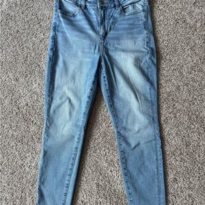 American Eagle Outfitters Light Blue High-Rise Skinny Jean
